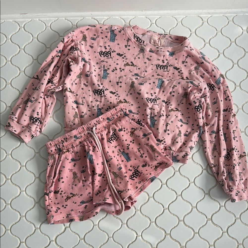 Taylor Swift Print Pink Pajama Set